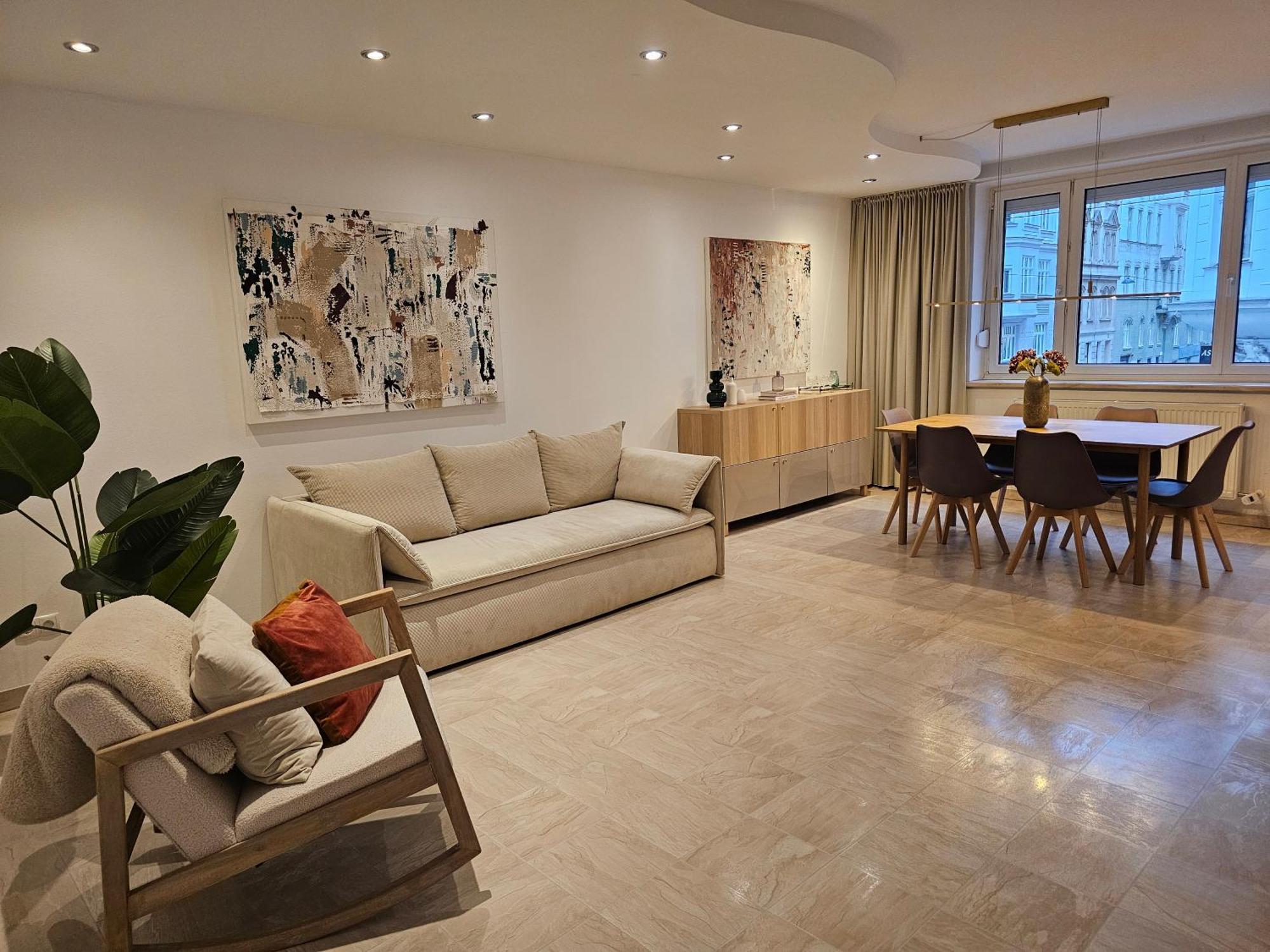 Luxury With Sauna In Center